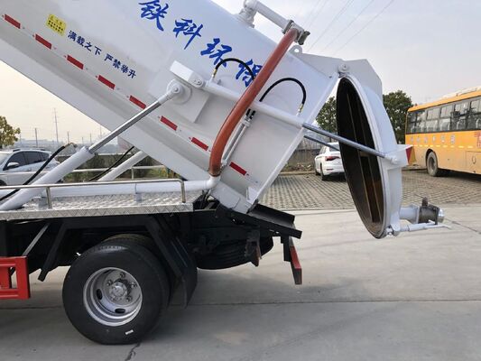 Japan Isuzu 4cbm Vacuum Sewage Suction Truck \ Dung Suction Truck for Sale. Suction-Type Sewer Scavenger