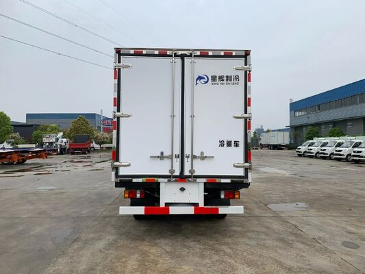 Isuzu Small Refrigerated Truck for Transporting Fruits , Vegetables , Beef