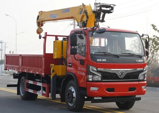 Dongfeng 4X2 Hydraulic Lifting Truck with 7 ton Capacity