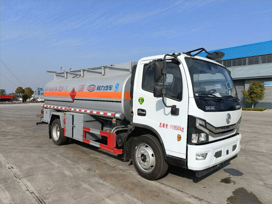 Dongfeng 4X2 9cbm Fuel Tanker Truck for Efficient Delivery
