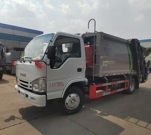 Isuzu 4*2 Compressed Garbage Truck for Export