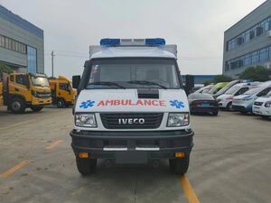 Medical Emergency Ambulance 4X4 Medical Truck Care Bed Ambulance Equipped with Professional Medical Equipment and Ambulance Cabinet
