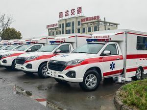 Isuzu 4X2 4X4 Square Cabin Patient Delivery Emerency Rescue Ambulance