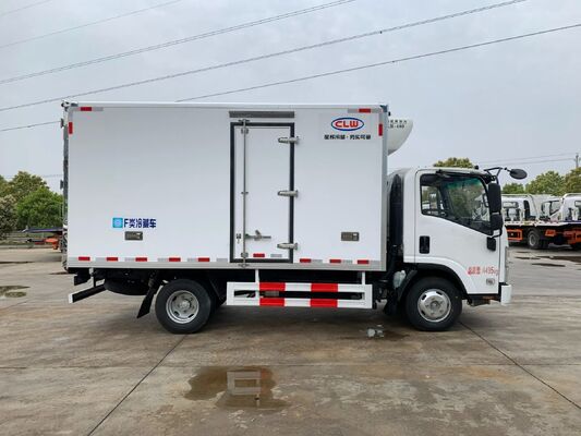 Isuzu Small Refrigerated Truck for Transporting Fruits , Vegetables , Beef
