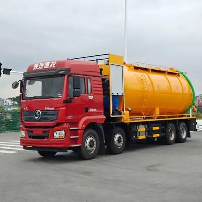 Heavy 8X4 Drive Sewage Suction Truck 30 Cubic Meter Sewage Suction Truck Price