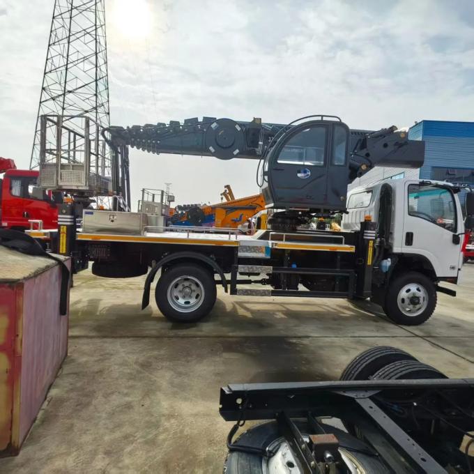 4x4 ISUZU 33m Aerial Platform Truck For Elevated Work 2